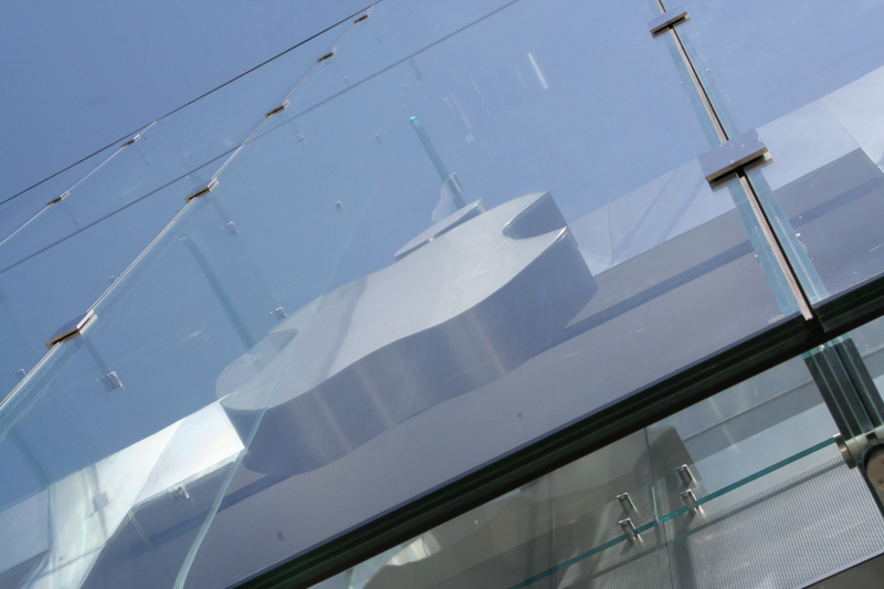 Illustration for article titled First Tour: Huge Boston Apple Store